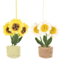 Load image into Gallery viewer, Handmade Hanging Fair trade Felt Pot o&#39; Daisies Decoration
