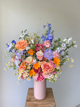 Load image into Gallery viewer, Vase Arrangement for Mama