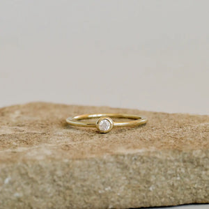 Simple Stud Ring