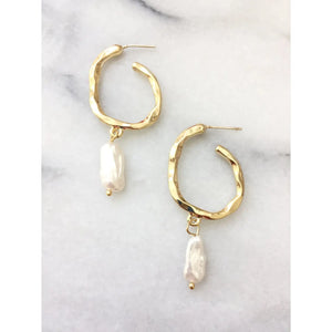Freshwater Pearl Perla Dangle Hoop Earrings